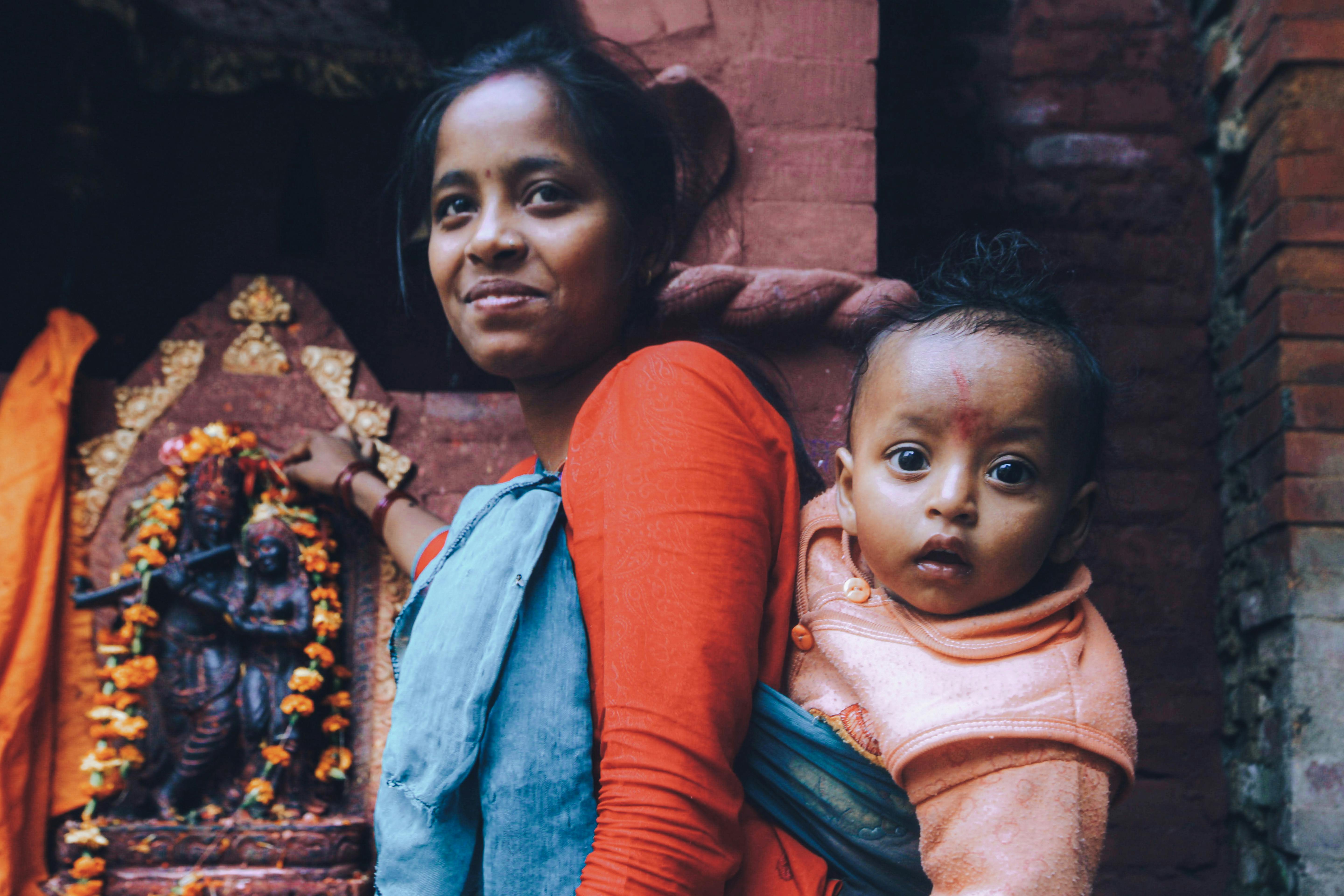 Ja Joii vs. Traditional Baby Carriers: The Best Baby Carrier for Active Parents Who Hate Bulk