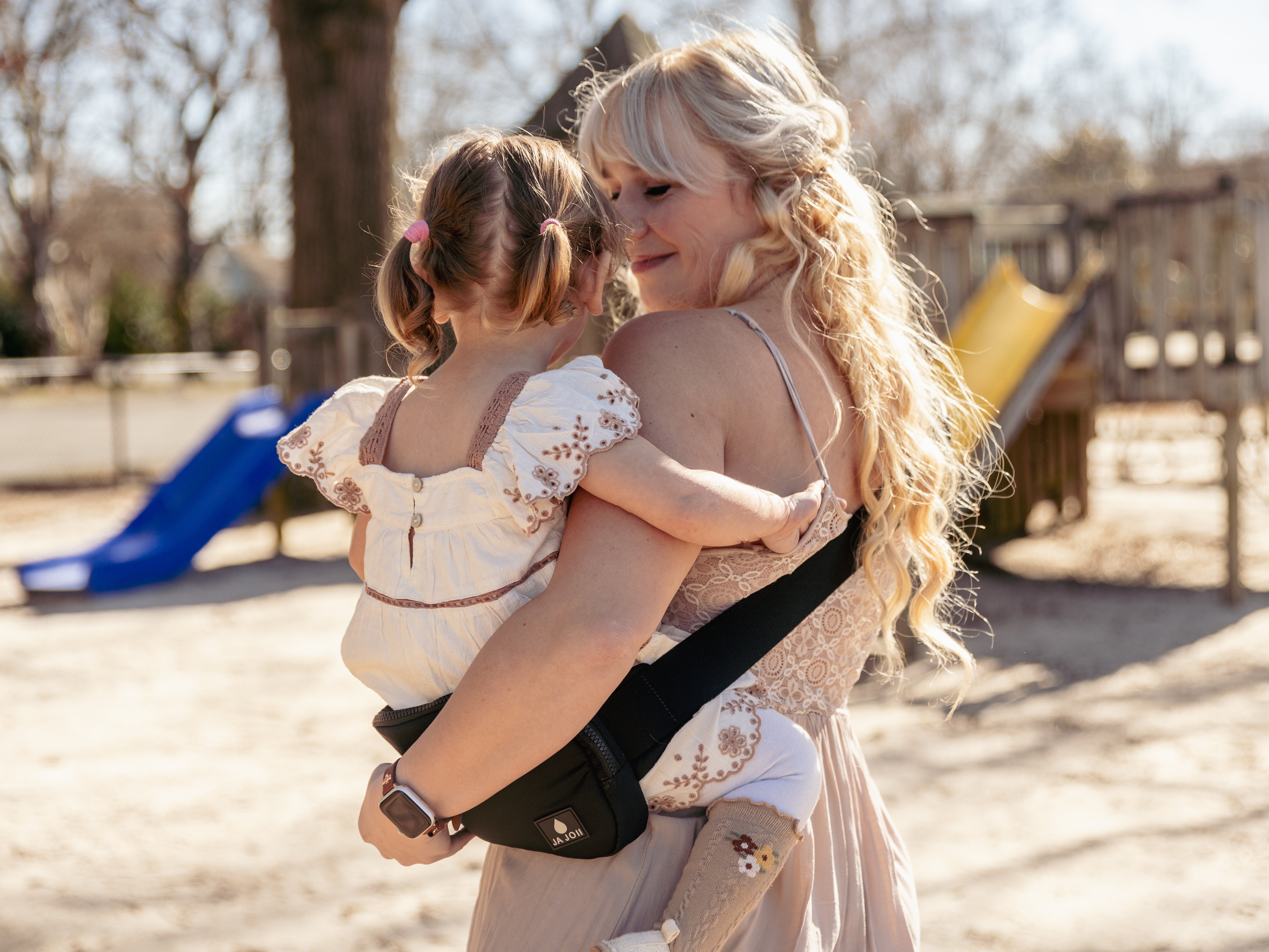 Best Baby Carrier for Amusement Parks, Zoos, and Museums