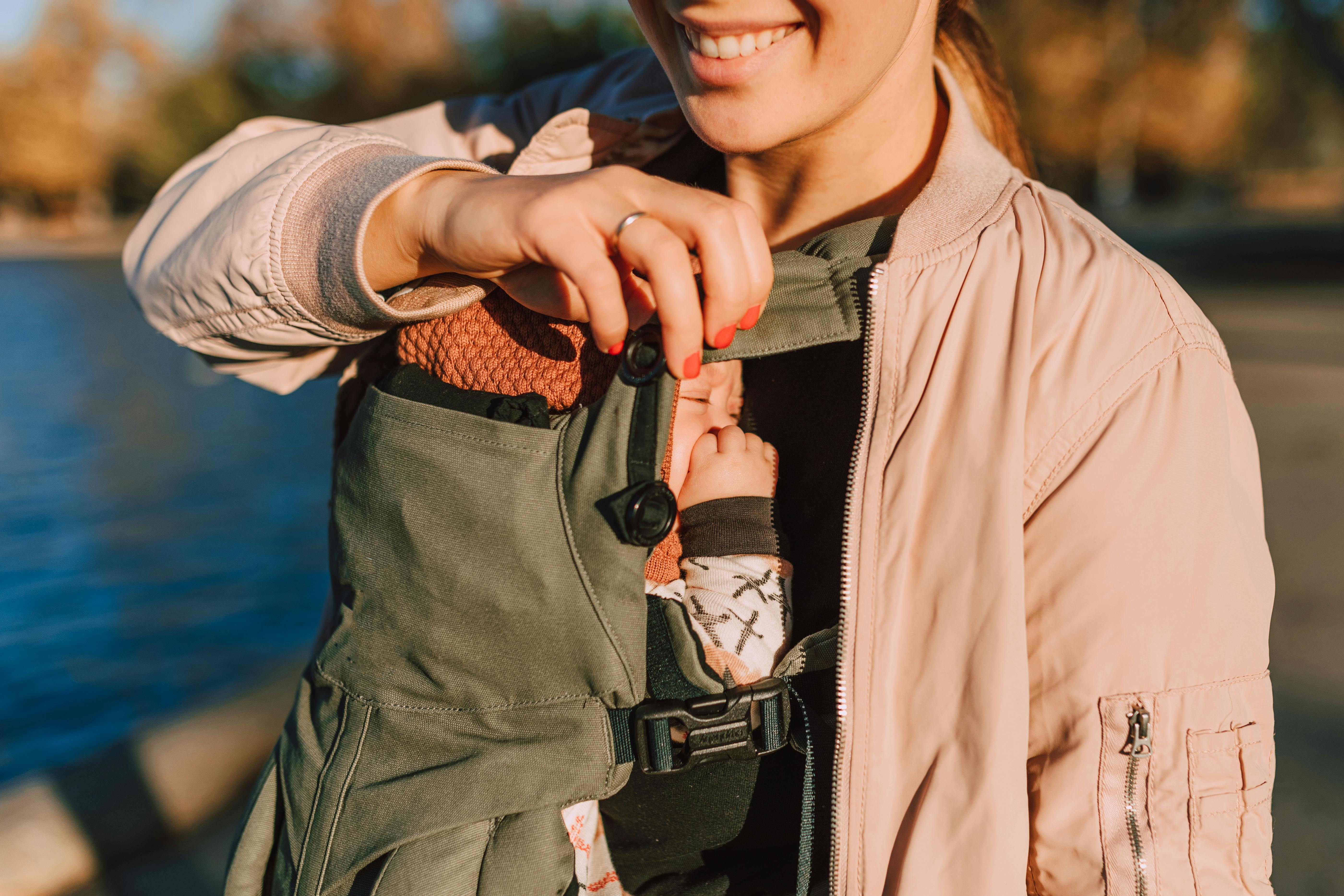 Structured Carrier vs. Wrap vs. Sling: Which is Best for Your Baby?